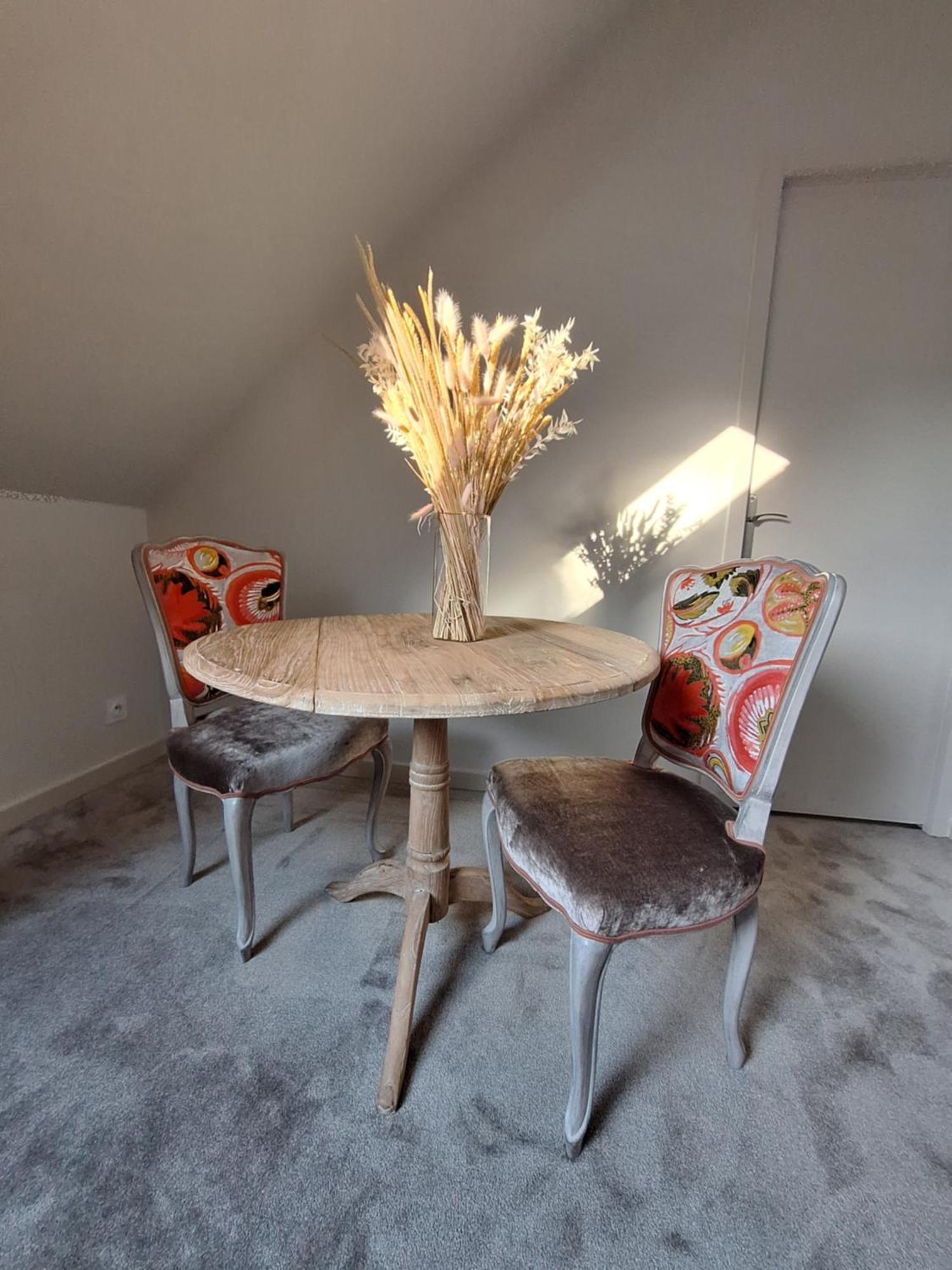 La Chambre Mademoiselle Causeuse Malville Exterior photo